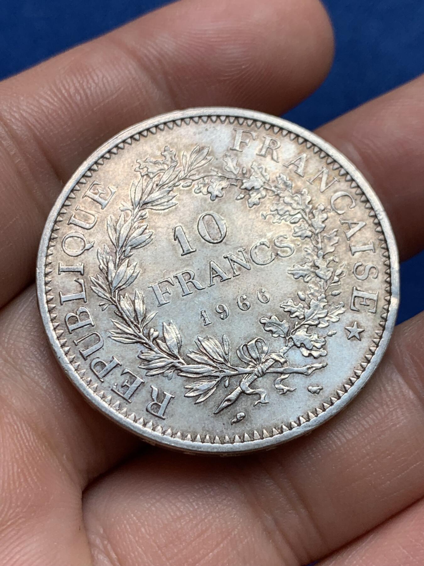 《竞宝斋》第396场 周日，周一，2场连拍 （全场包邮） 法国1966年大力神10法郎银币