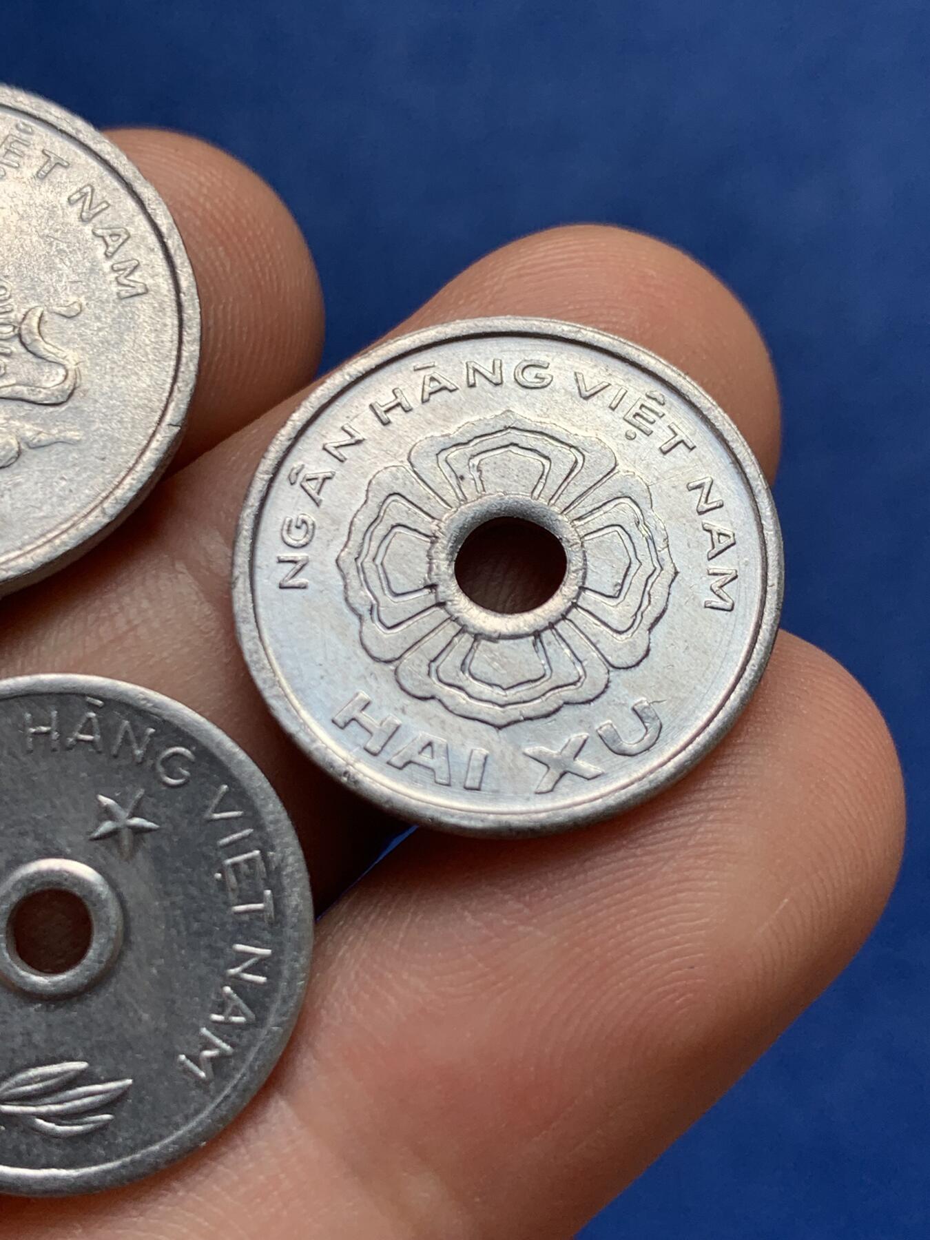 《竞宝斋》第396场 周日，周一，2场连拍 （全场包邮） 三枚一组 越南铝币 细节见图