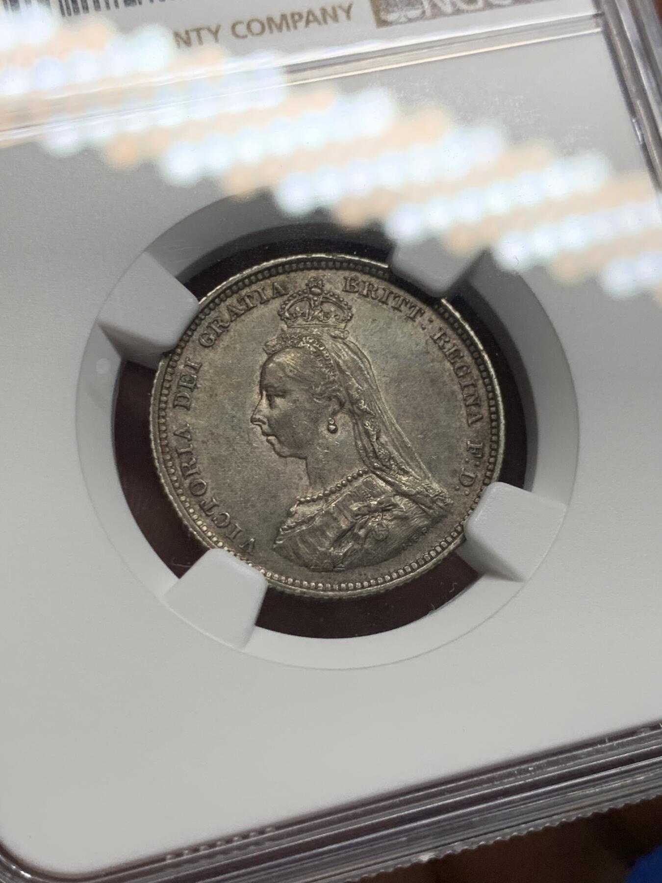 《竞宝斋》第397场 周日，周一，2场连拍 （全场包邮） NGC MS62 英国 1887 维多利亚高冠1先令银币，原始灰包浆