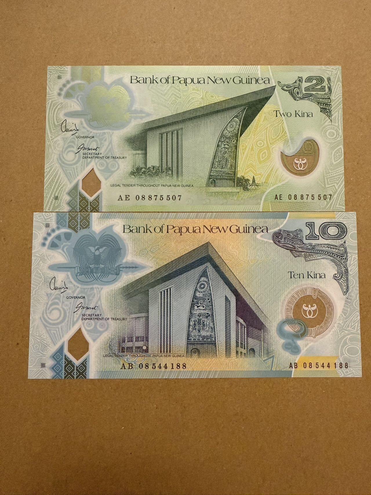 【炜奕收藏】，第三十八期 2008年巴布亚新几内亚2&10基纳塑料钞，UNC品相，早期大票幅