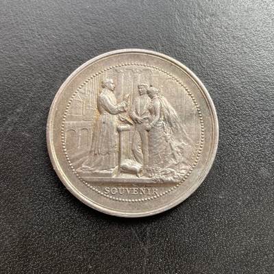 「木头集藏」章牌专场-第58场 - F.Vernon～1889年法国婚礼银章，直径：32mm,15.8g，边铭：丰饶角 ARGENT，名家作品，品相不错。