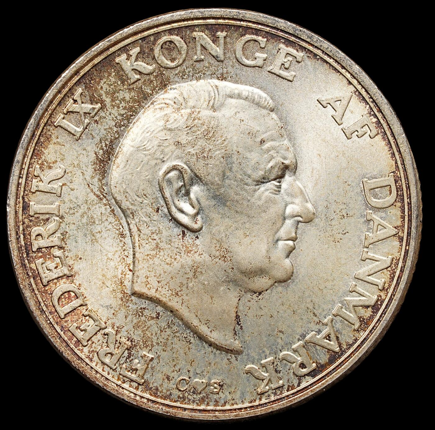 修遠堂世界钱币第七十六期 1958年丹麦玛格丽特公主18周岁纪念2克朗银币 15g，含银80% 未流通