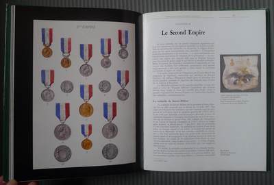世界钱币章牌书籍专场拍卖11.01 一本关于法国勋章奖章的图册
