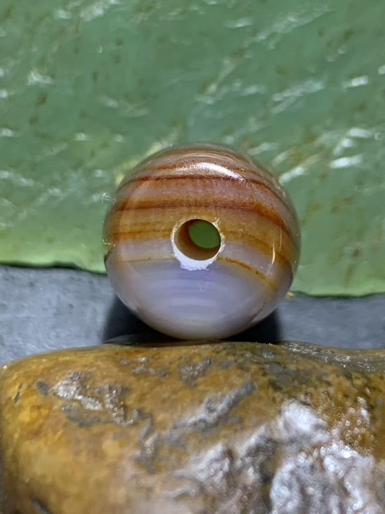 高玉化千层纹巴西玛瑙随形通货桶珠一个，，