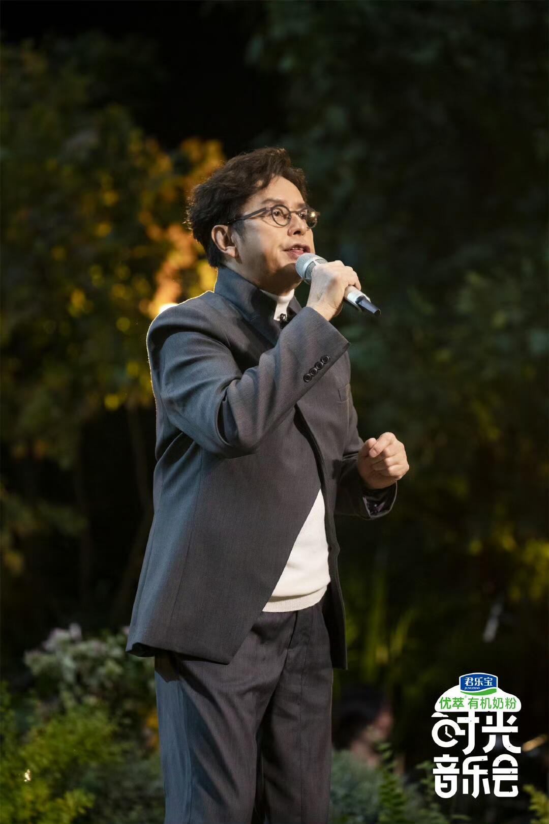 零元拍：“谭校长”谭咏麟亲签湖南卫视《时光音乐会》官方签名大卡，Alan哥风采依然~