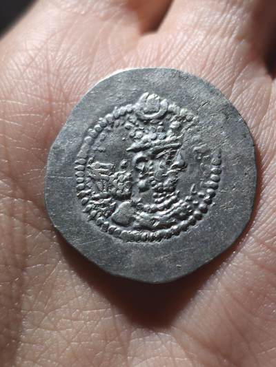 7.15星盘世界钱币古典精品专场，牢孙严选 - 极美品！萨珊帝国耶兹格德二世德拉克马银币，老孙也拍了那么多期了，大家也都知道耶兹格德二世的铸造工艺比较烂所以好品极其难得，这一枚是不可多得的完美品相，完全未流通两面打制都比较完美，也没有边裂