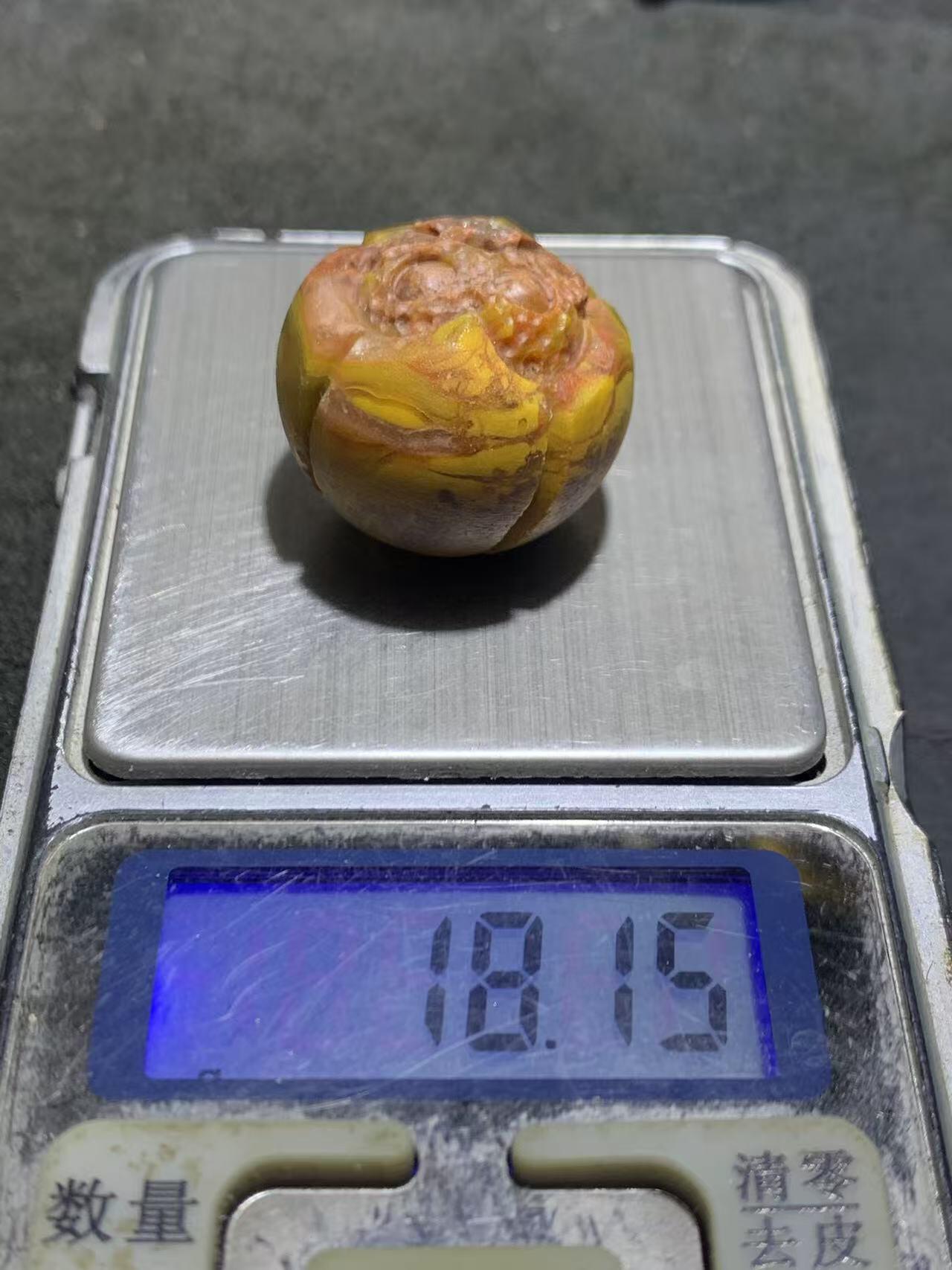 精美亚光原皮冰飘战国红玛瑙手工俏色巧雕莲子随形珠一颗！