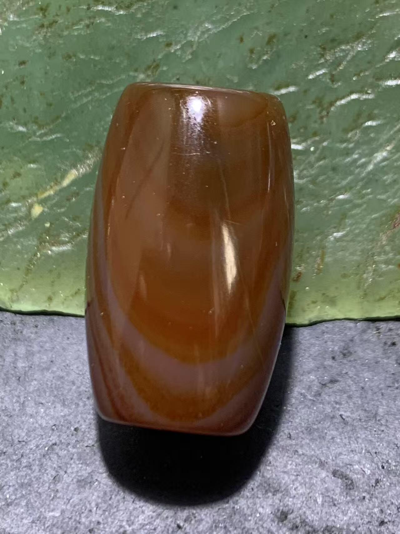 高玉化千层纹巴西玛瑙随形通货桶珠一个，，