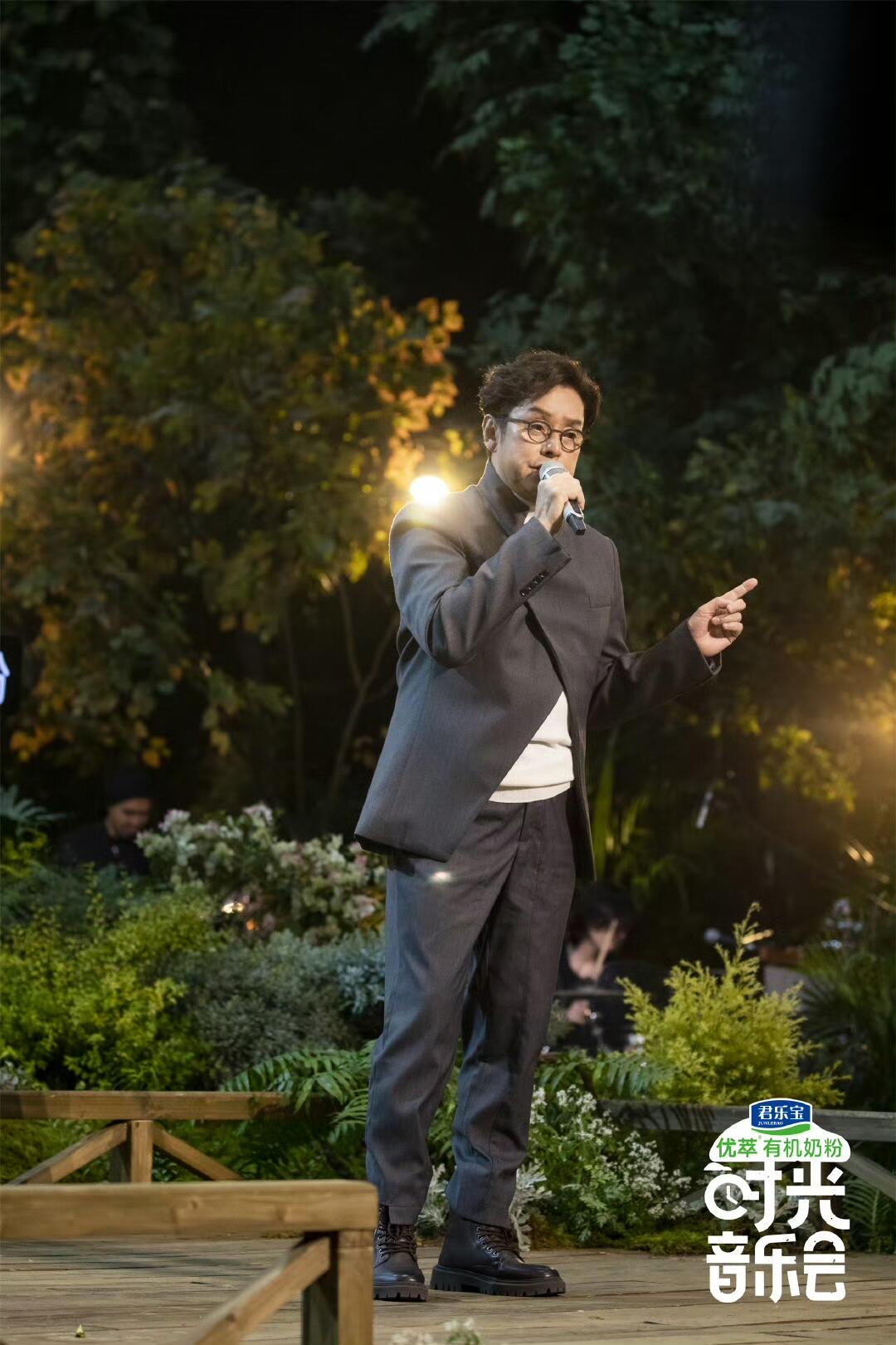 零元拍：“谭校长”谭咏麟亲签湖南卫视《时光音乐会》官方签名大卡，Alan哥风采依然~