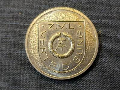 古林万国勋赏爱藏首期大拍（中高考专设场次，百样精品制服奖章书籍）-分享拍场赚佣金 - 民主德国民防成立三十周年纪念章