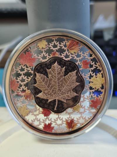 第165期拍卖【长期征集拍品】 - 所罗门2023年镂空花丝系列枫叶2盎司纪念银币,999银，发行1988枚