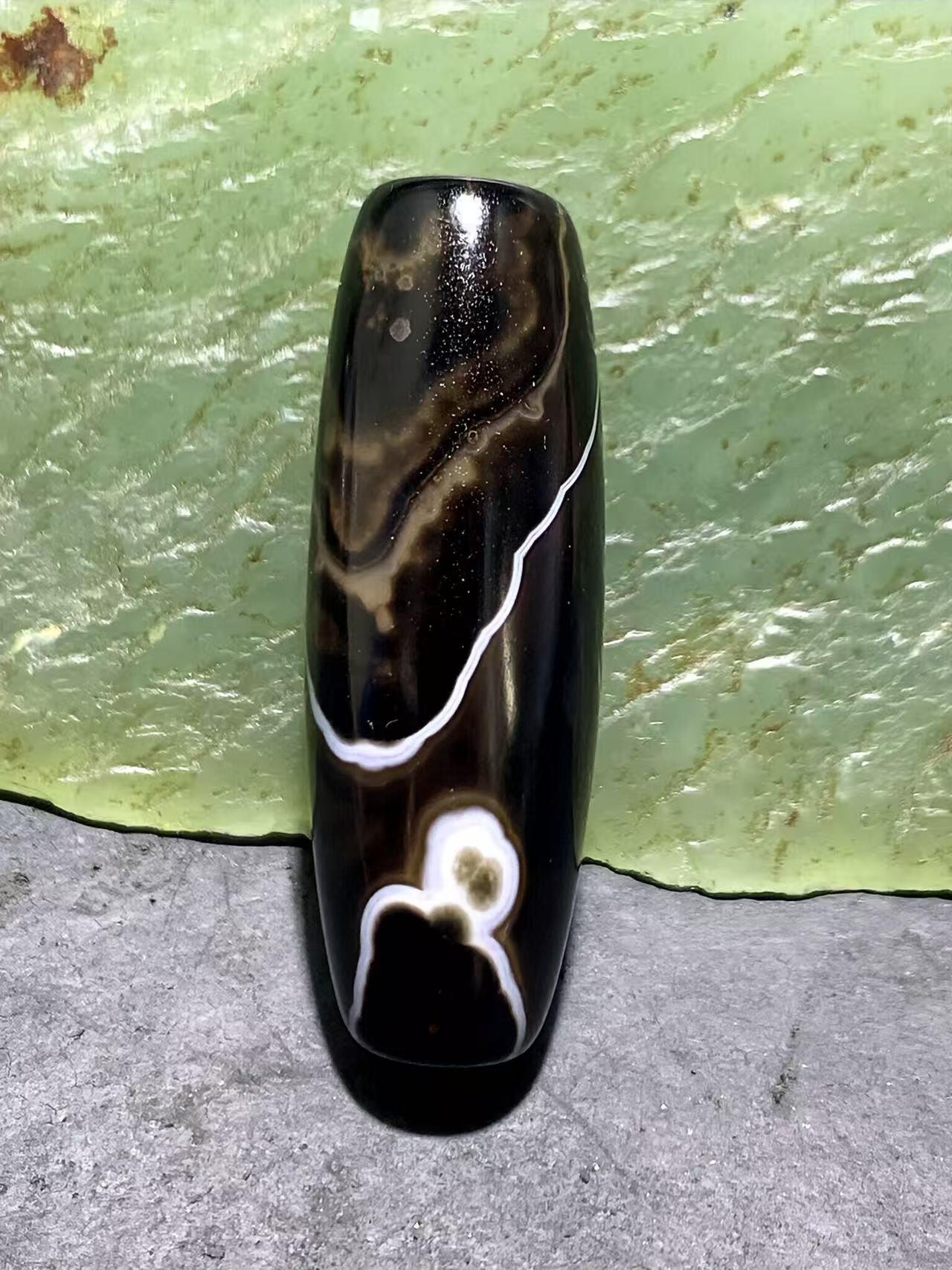 精美罕见象形无相佛药师玛瑙桶珠一个，