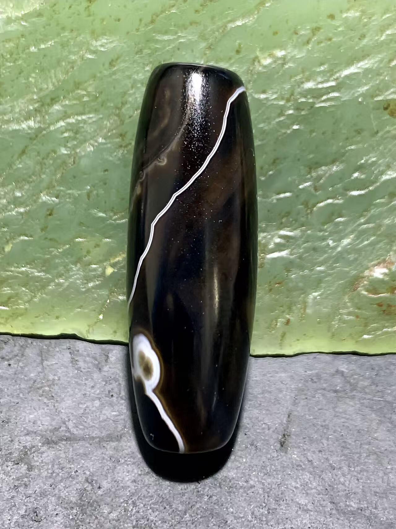 精美罕见象形无相佛药师玛瑙桶珠一个，