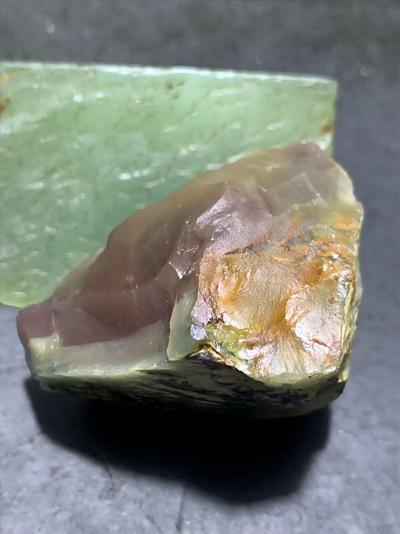 精美原皮紫绿玛瑙明料原石一块