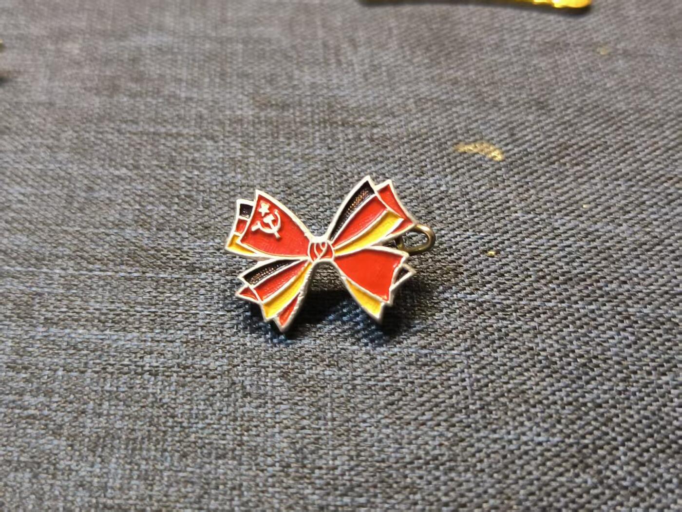 古林万国勋赏爱藏首期大拍（中高考专设场次，百样精品制服奖章书籍）-分享拍场赚佣金