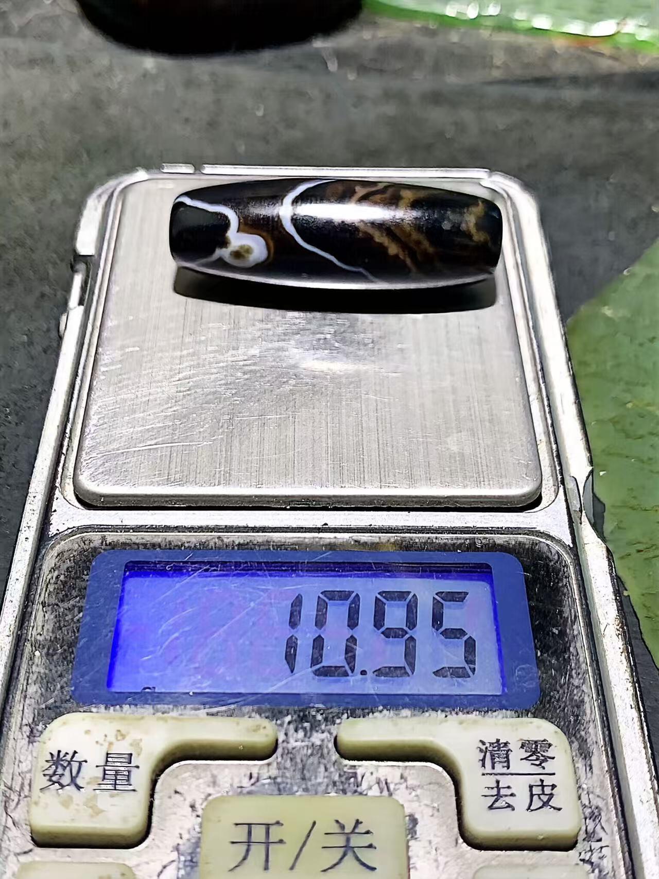 精美罕见象形无相佛药师玛瑙桶珠一个，