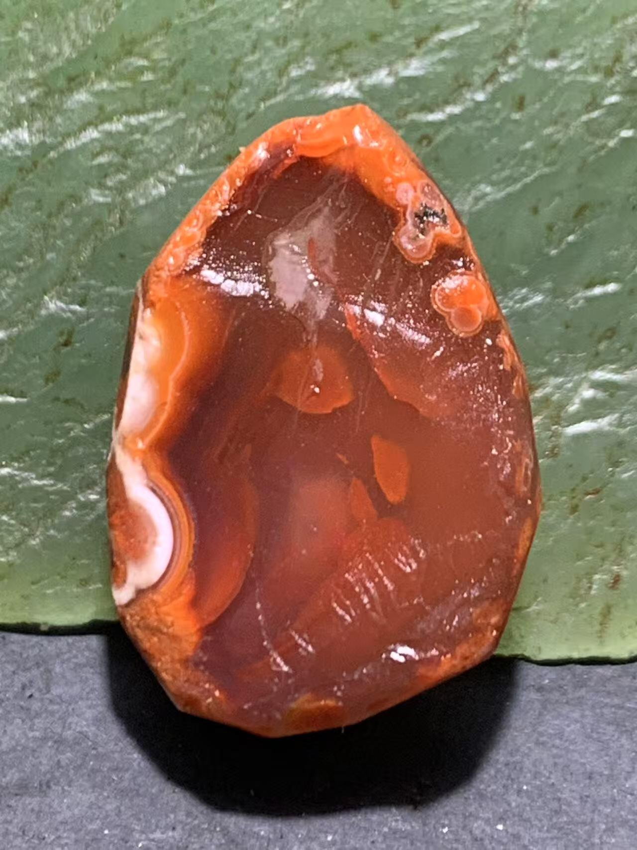 精美川料火焰纹南红玛瑙明料原石一颗，