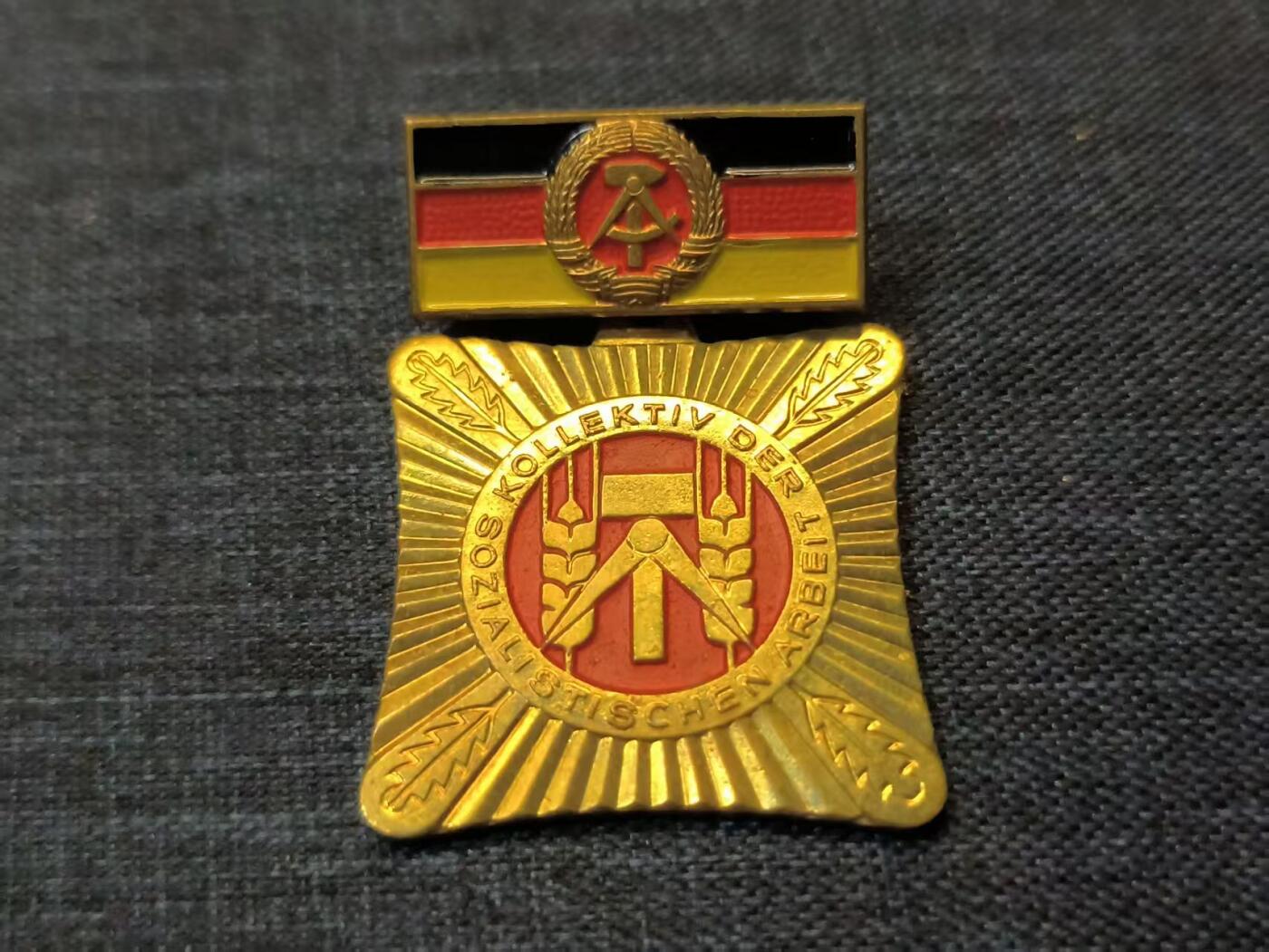 古林万国勋赏爱藏首期大拍（中高考专设场次，百样精品制服奖章书籍）-分享拍场赚佣金