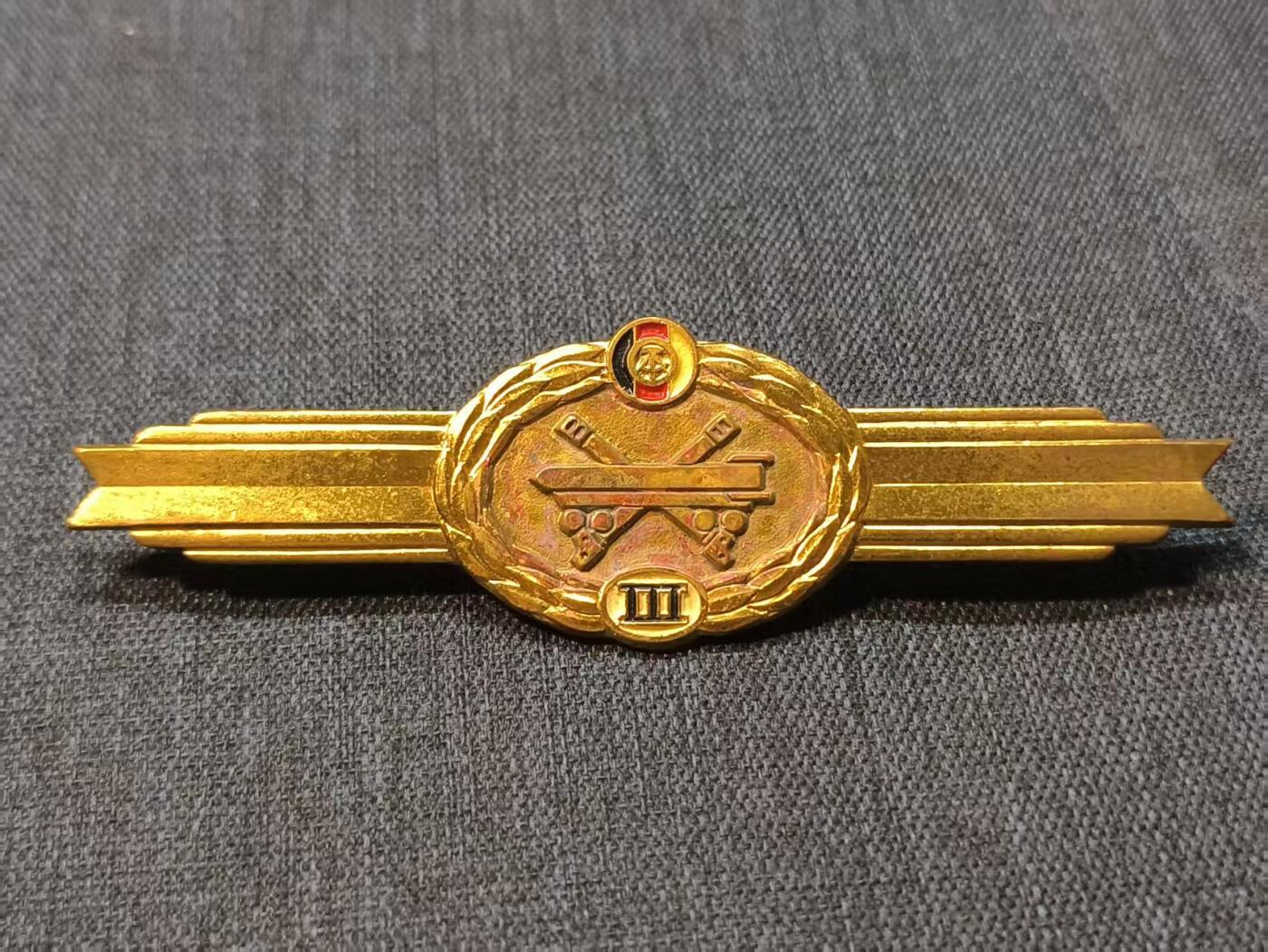 古林万国勋赏爱藏首期大拍（中高考专设场次，百样精品制服奖章书籍）-分享拍场赚佣金