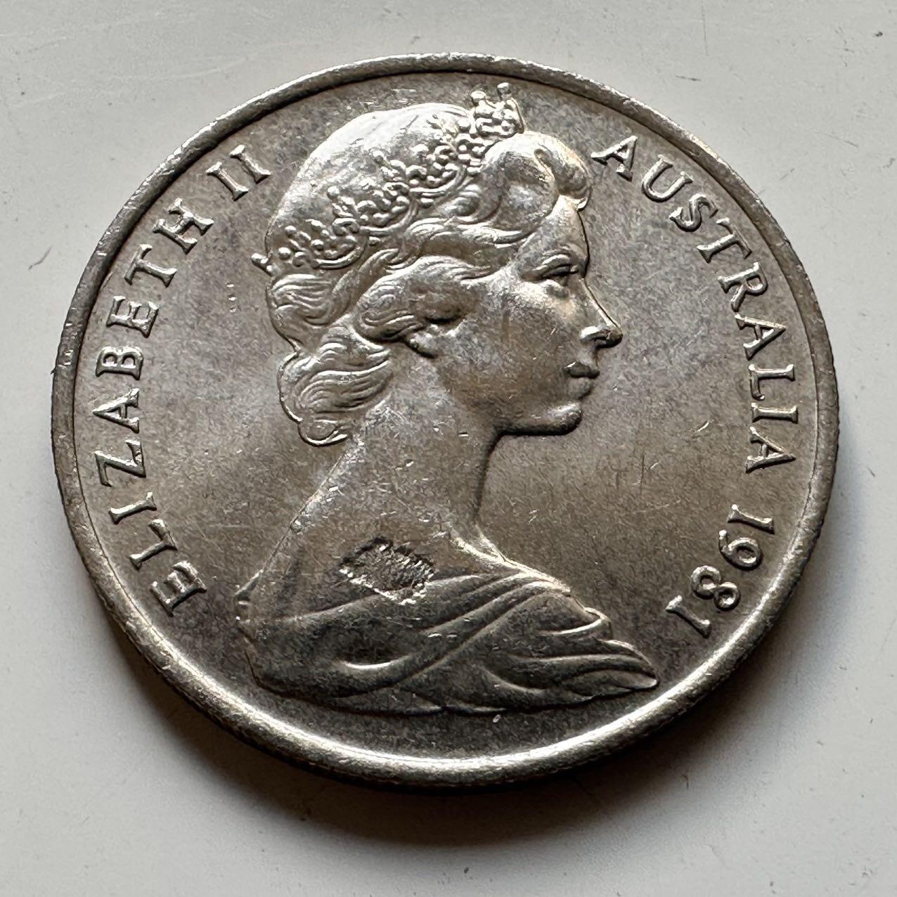 🌹外币初藏🌹🐯2025年第70场  每周二四六晚8️⃣点 接代拍 澳大利亚1981年十分 加盖了一个什么戳