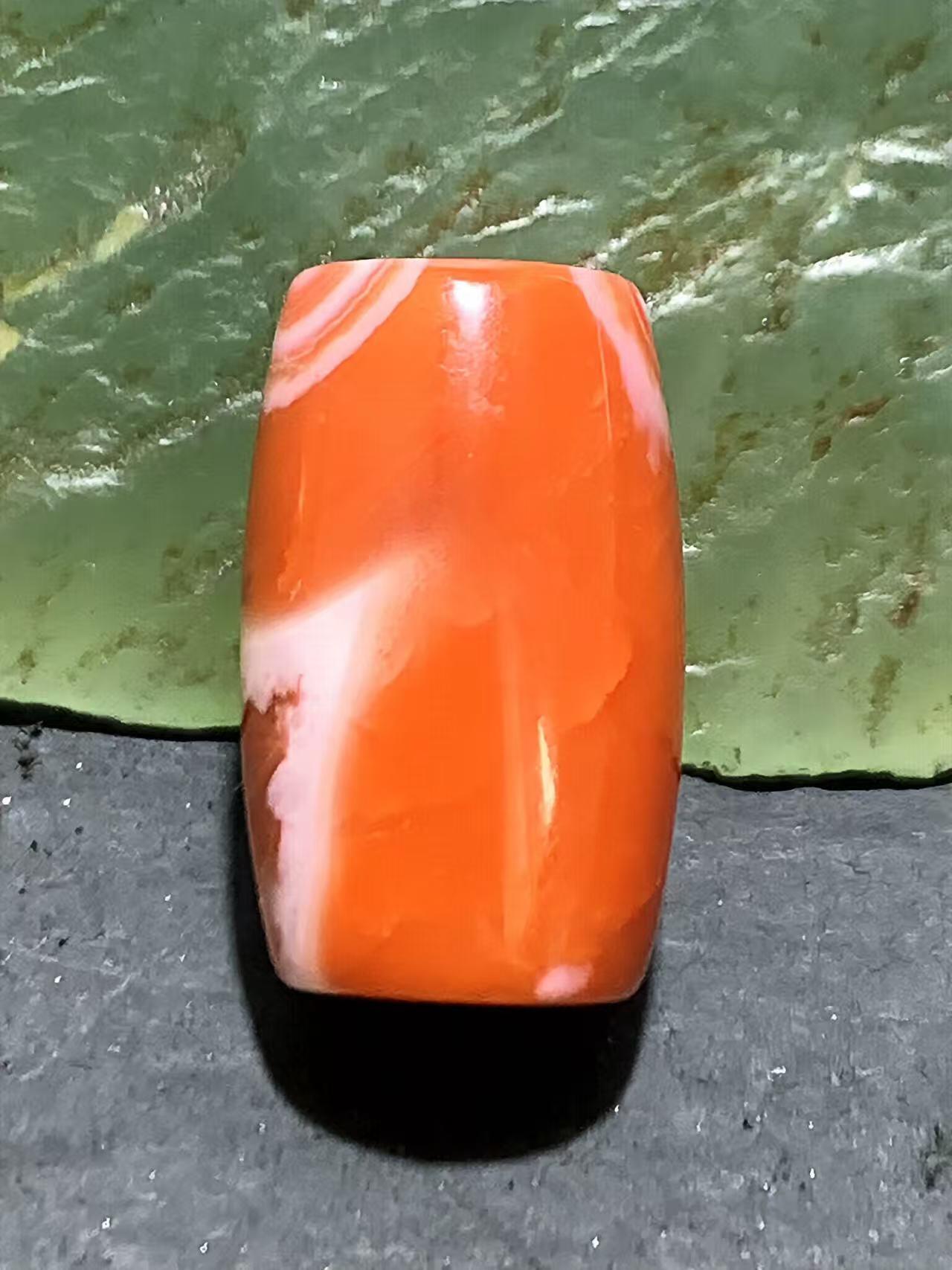 川料南红玛瑙冰飘桶珠一颗！，