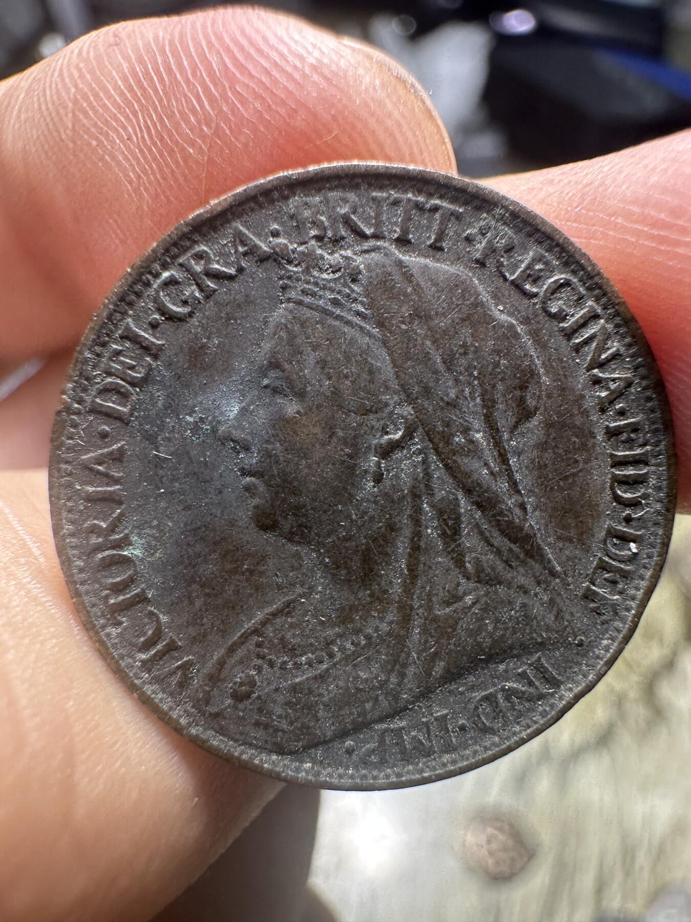 章，世界钱币 英国维多利亚1法新铜币，1898年，品相不错