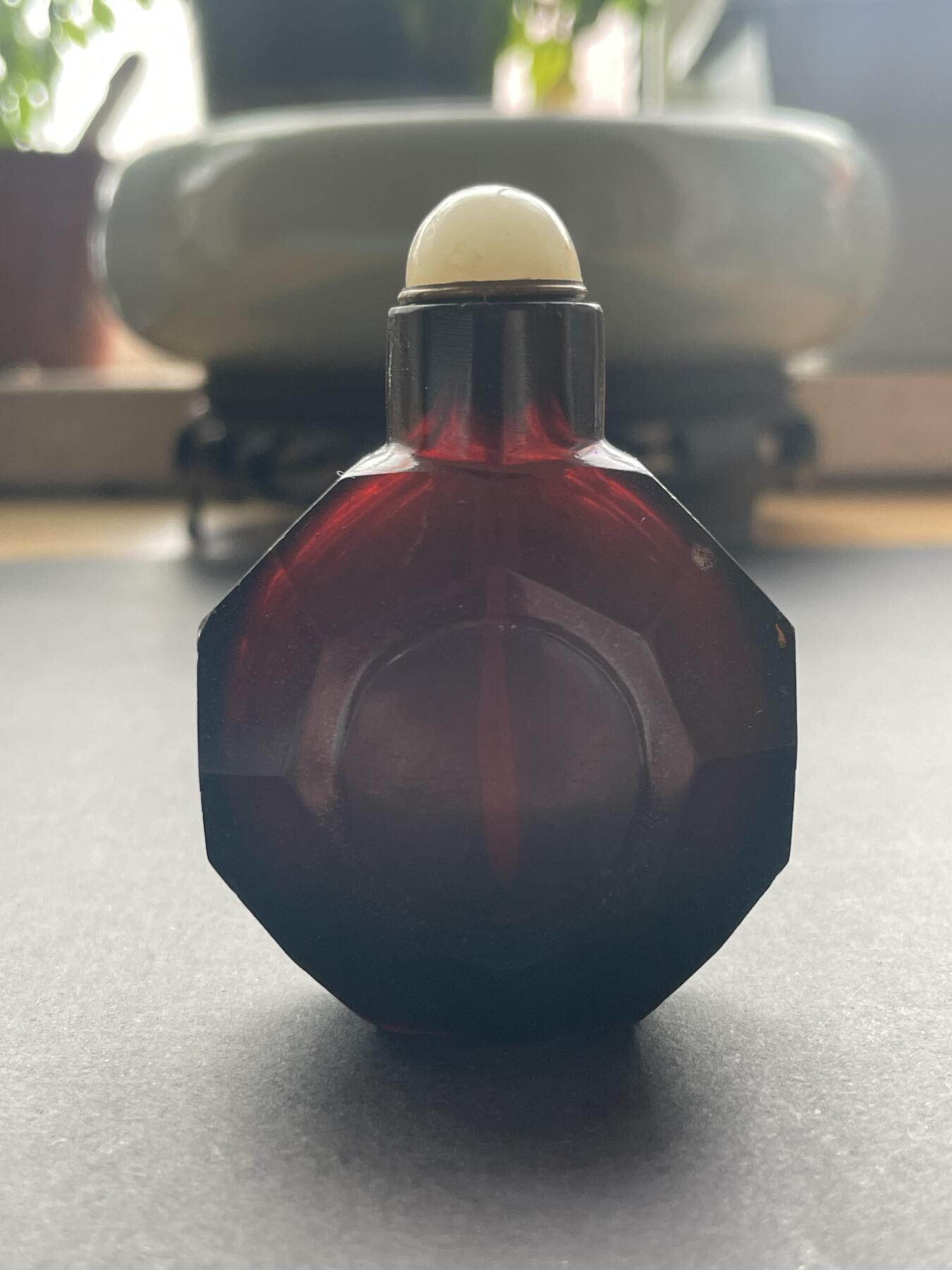海外回流精品拍卖 法国回流清代料器鼻烟壶（尺寸：高7cm。）