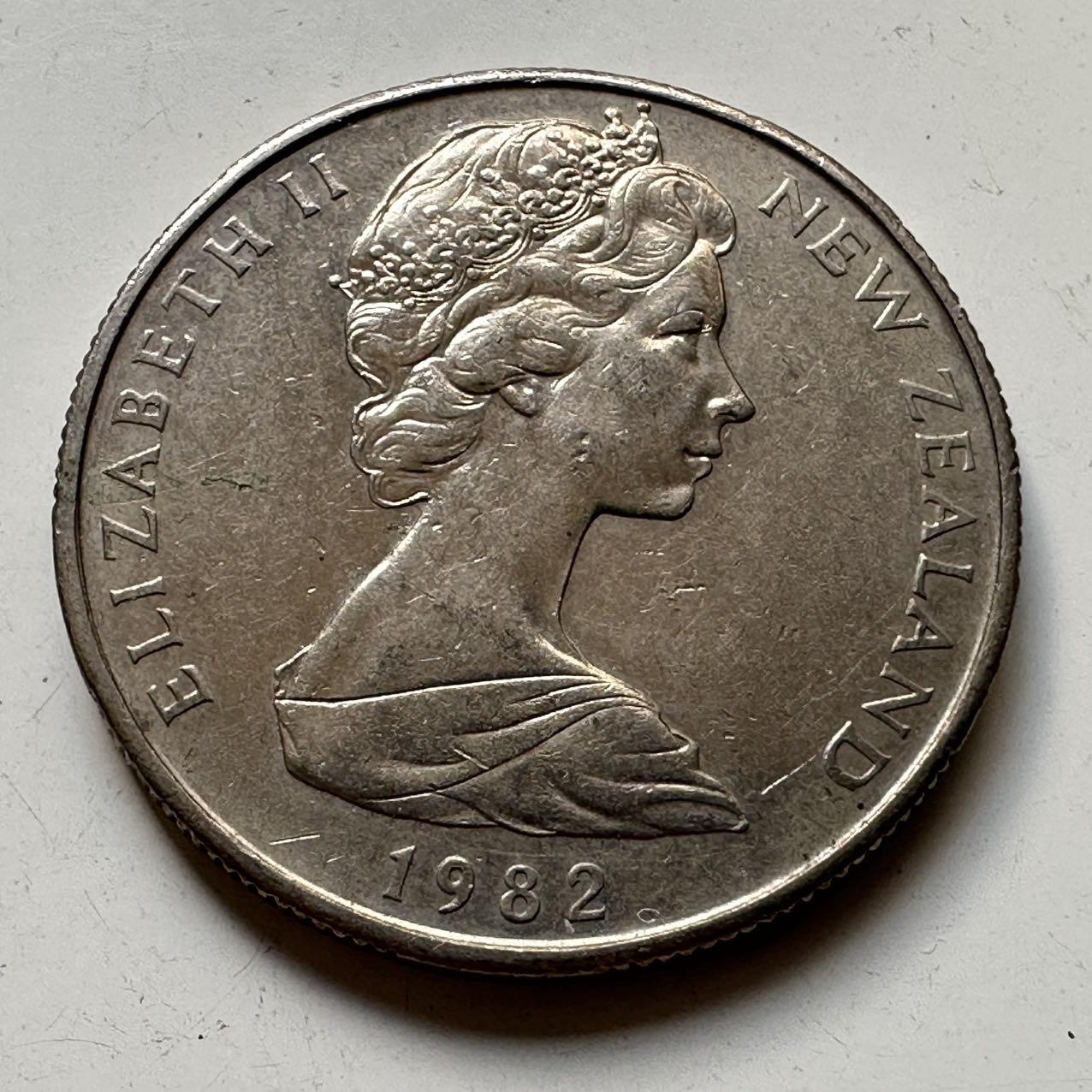 🌹外币初藏🌹🐯2025年第70场  每周二四六晚8️⃣点 接代拍 新西兰1982年50分