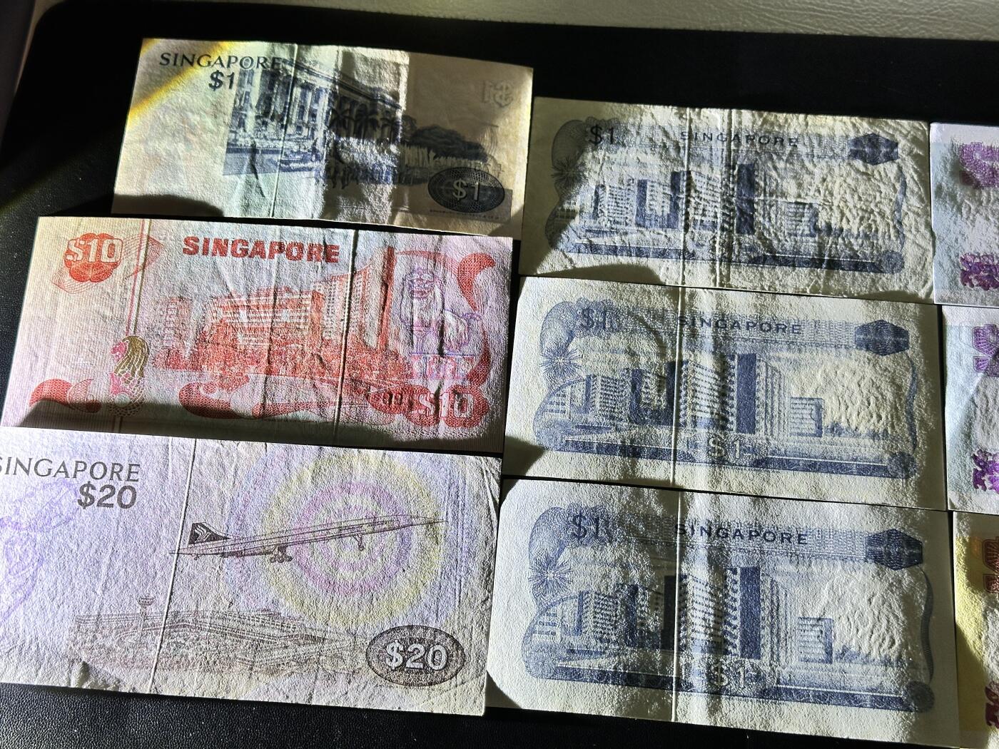 《外钞收藏家》第五百四十三期（本期有丰富的裸币和精品评级币）（本平台长期征集拍品、欢迎藏友们联系合作）