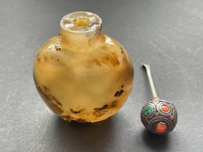 海外回流精品拍卖（五一专场） 法国回流清代影子玛瑙鼻烟壶 尺寸：高7cm。口沿有小磕。