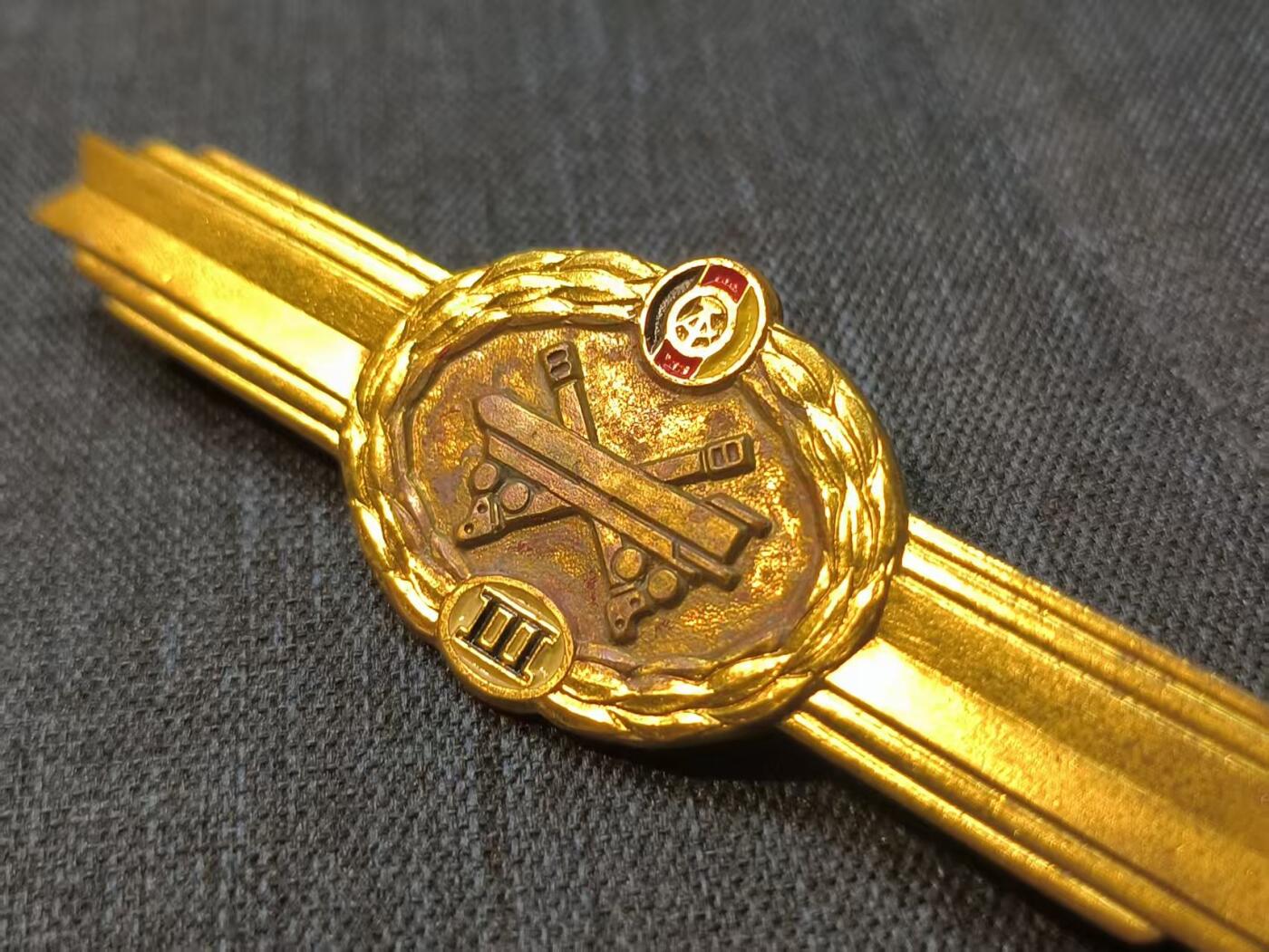 古林万国勋赏爱藏首期大拍（中高考专设场次，百样精品制服奖章书籍）-分享拍场赚佣金