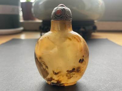 海外回流精品拍卖（五一专场） 法国回流清代影子玛瑙鼻烟壶 尺寸：高7cm。口沿有小磕。