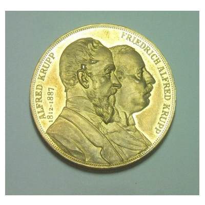 德国1892年 克虏伯军火商父子及雕像高浮雕精制大镀金章 42MM - 德国1892年 克虏伯军火商父子及雕像高浮雕精制大镀金章 42MM
