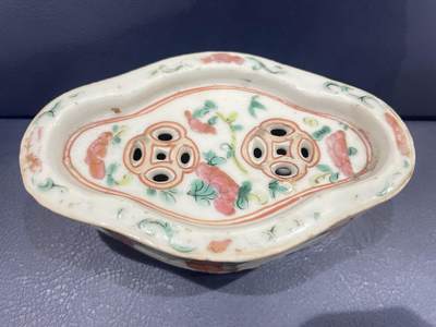 海外回流精品拍卖（五一专场） 法国回流清同治时期蛐蛐罐 尺寸12.5cm。品相好。