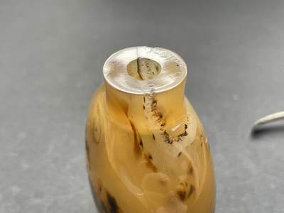 海外回流精品拍卖（五一专场） 法国回流清代影子玛瑙鼻烟壶 尺寸：高7cm。口沿有小磕。