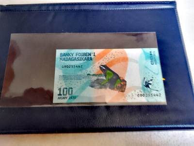 全新马达加斯加100、200阿利亚里靓品纸币一对 - 全新马达加斯加100、200阿利亚里靓品纸币一对