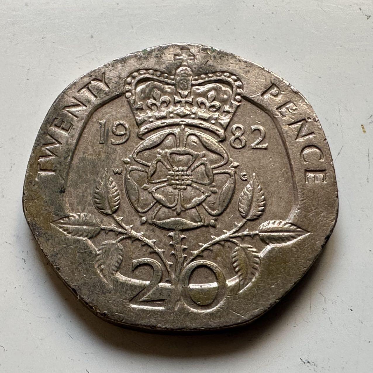 🌹外币初藏🌹🐯2025年第70场  每周二四六晚8️⃣点 接代拍 英国1982年20便士