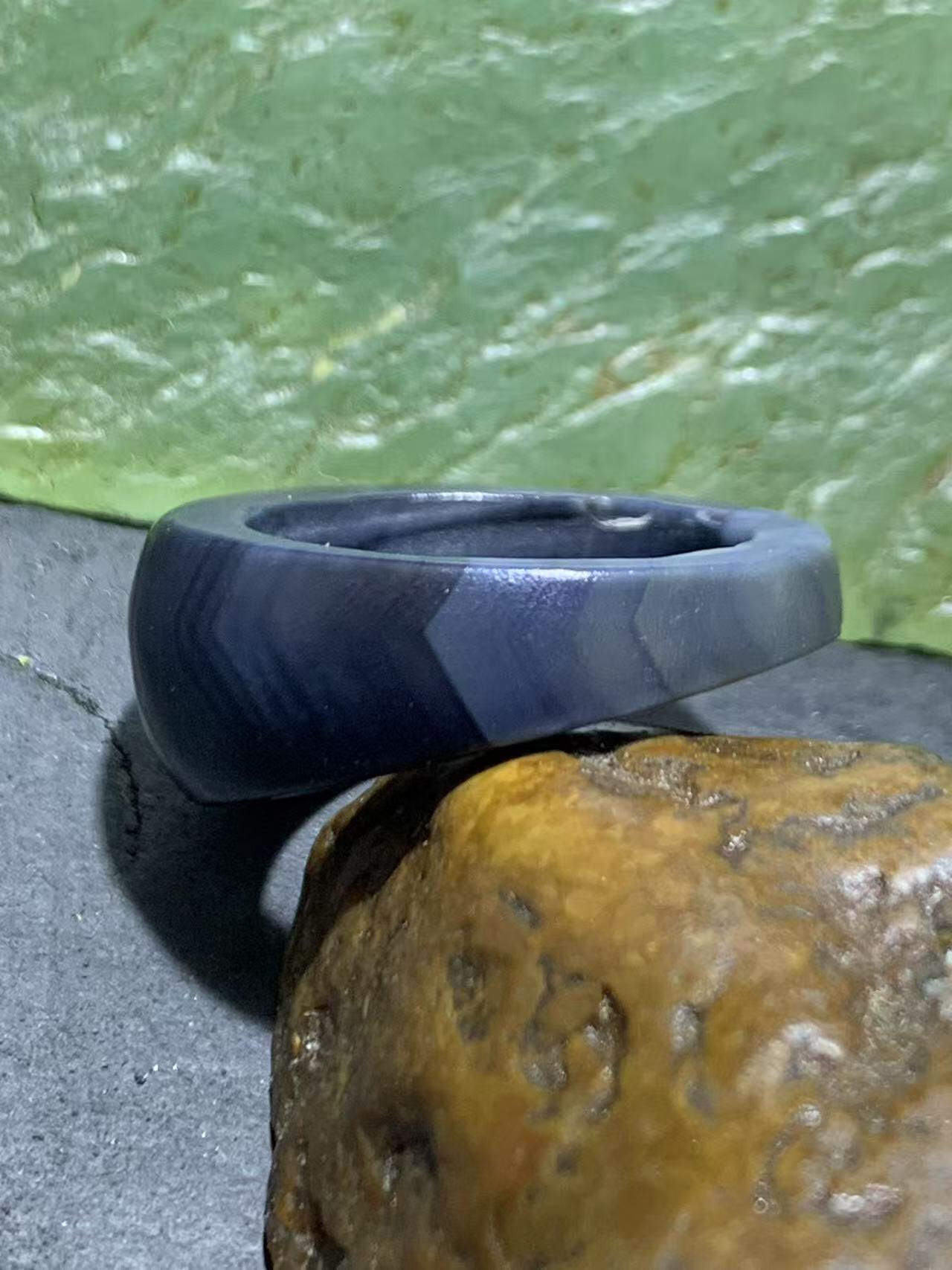 风化纹药师玛瑙通货戒指一个，，，