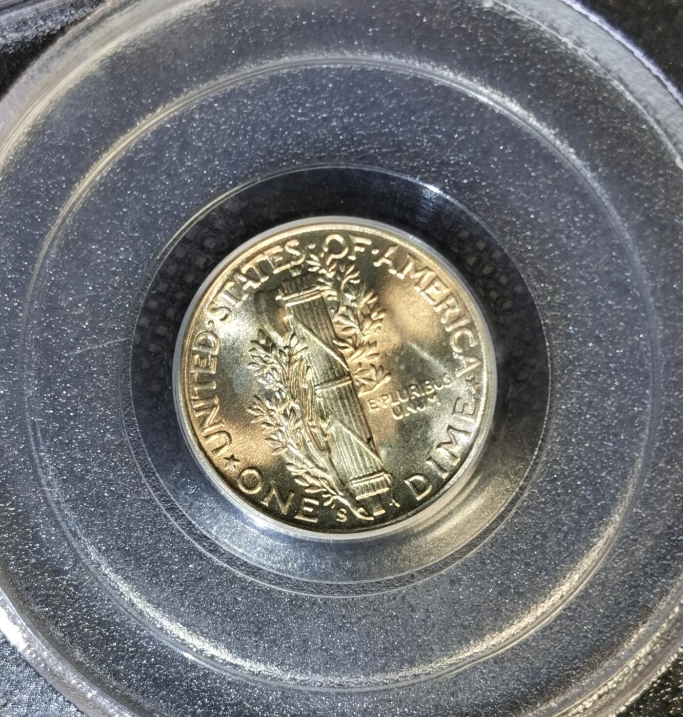  甄臻铺-世界币章拍卖（第23期），送拍享返佣金等优惠多多 PCGS-MS66 1945年美国小飞侠，少见版本盒子，高分