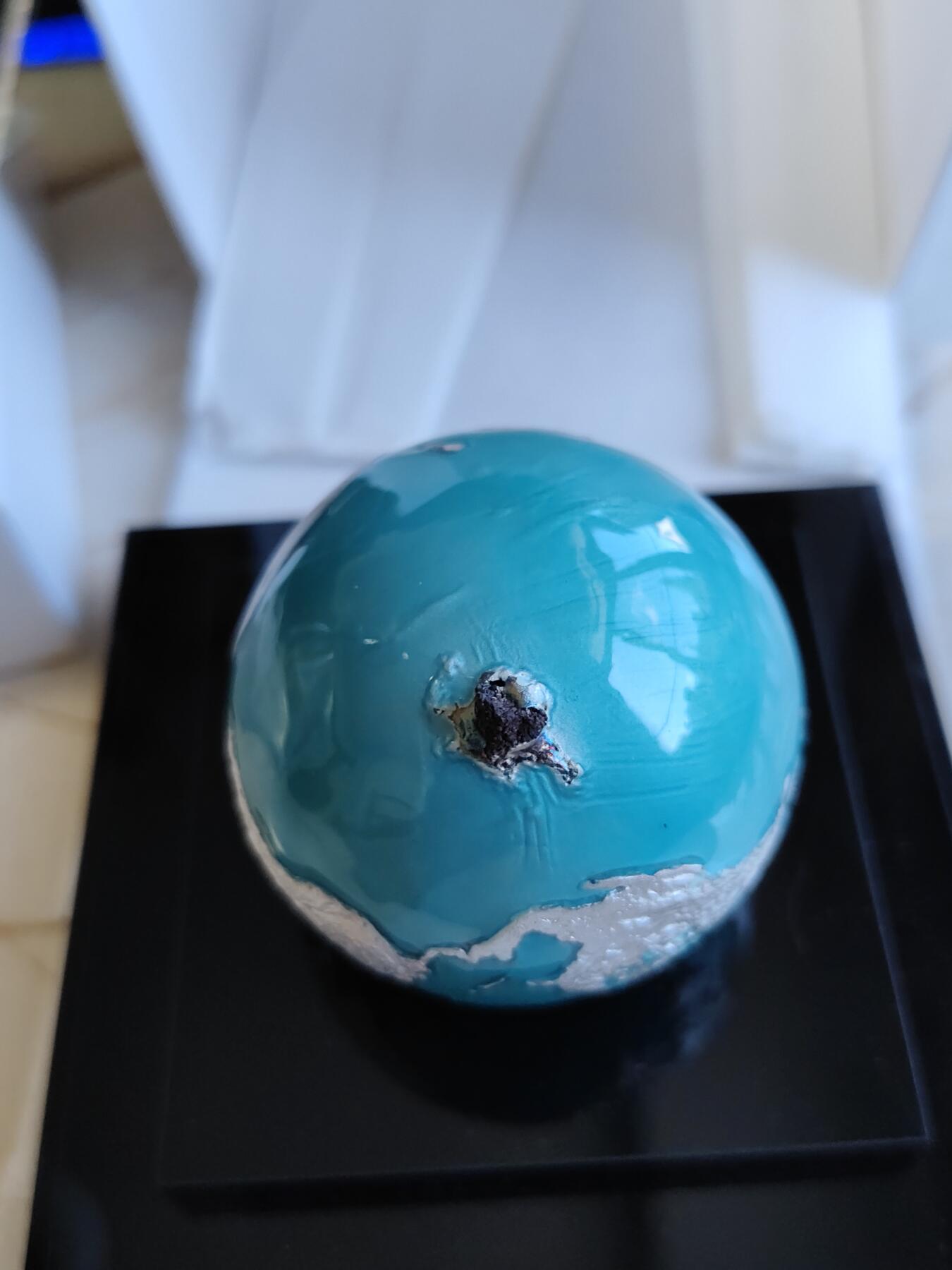 第165期拍卖【长期征集拍品】 巴巴多斯2022年外星撞击地球镶嵌陨石珐琅彩银币，999银，发行999枚，原价4850