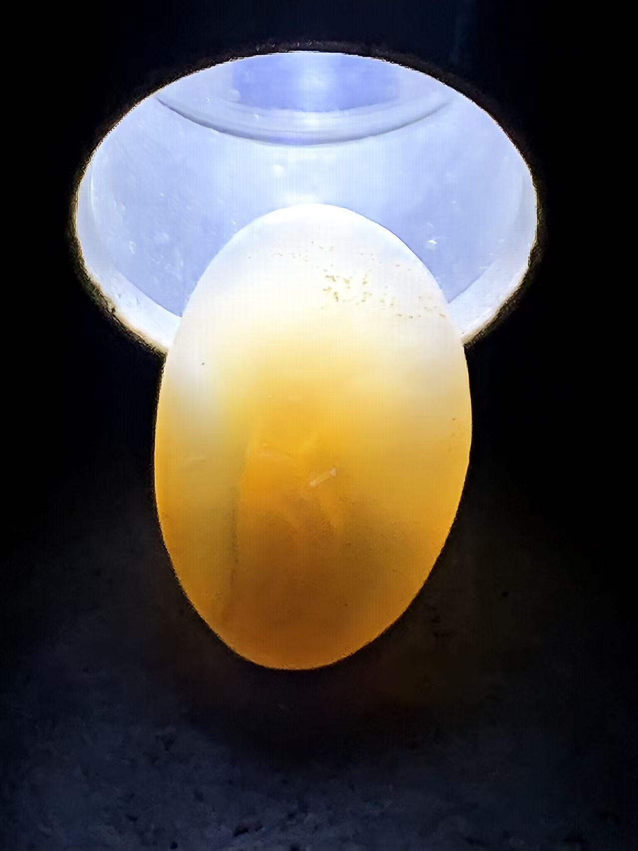 精美亚光高润度飘金沙蒙料战国红玛瑙雕刻一心向佛戒面一个！