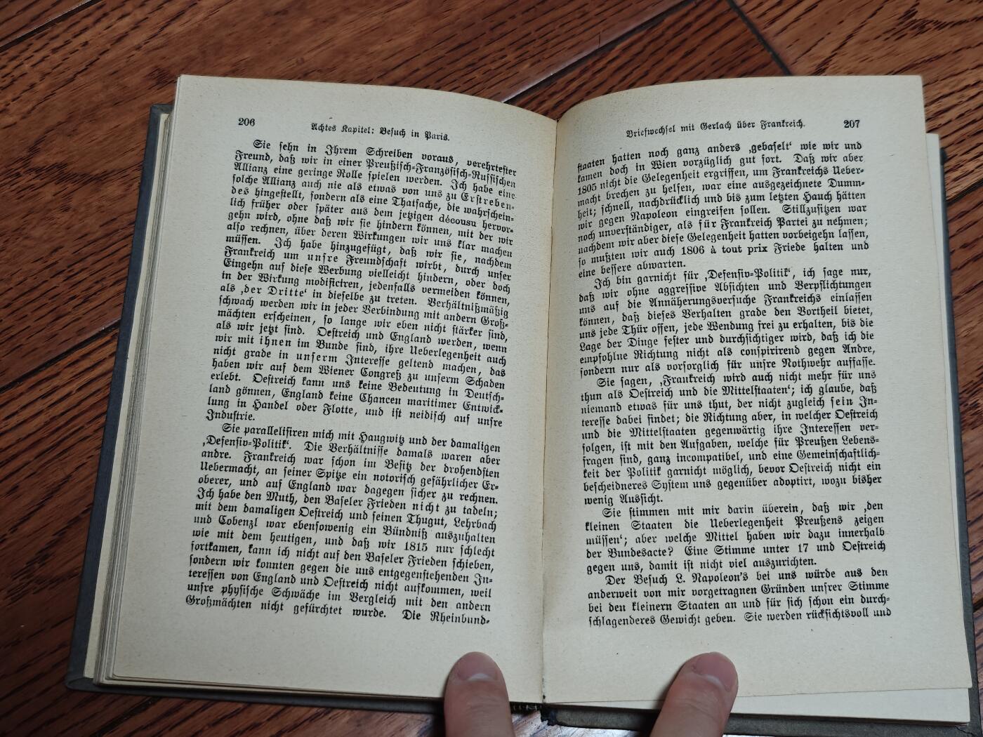 世界精品徽章拍卖～盛夏专场 俾斯麦回忆录一套，1919年德国发行的两本老书，字体还是哥特体的，全套，喜欢研究战争史和德国的可以收