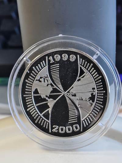 第165期拍卖【长期征集拍品】 - 刚果1999-2000年千禧年系列精制纪念银币带证书，15克，