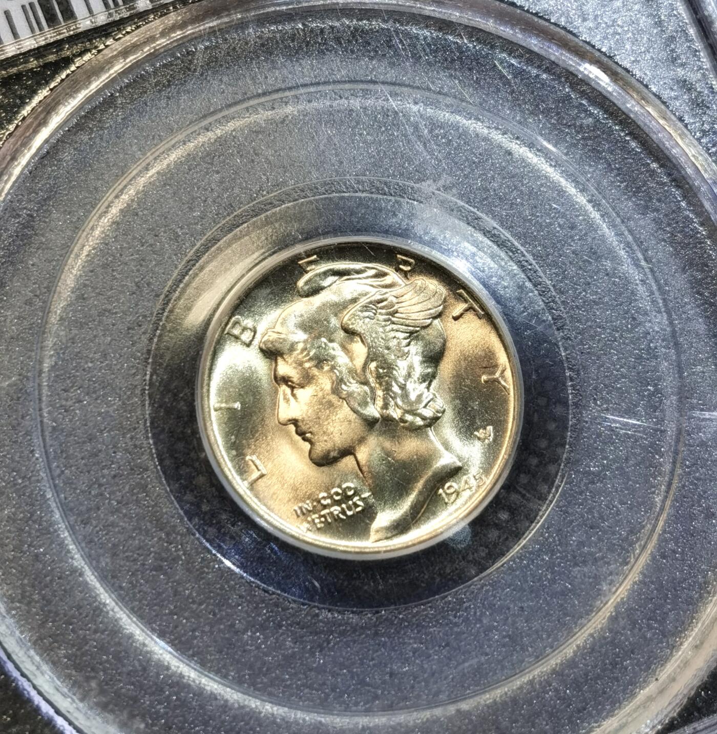  甄臻铺-世界币章拍卖（第23期），送拍享返佣金等优惠多多 PCGS-MS66 1945年美国小飞侠，少见版本盒子，高分
