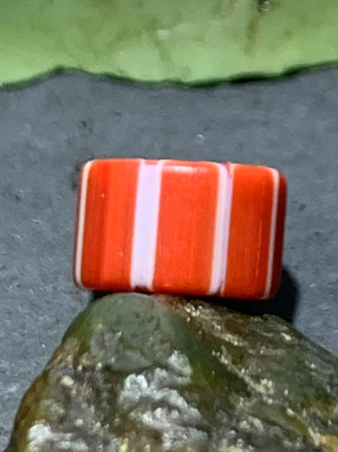 尼泊尔古法手做老琉璃珠一颗！，，