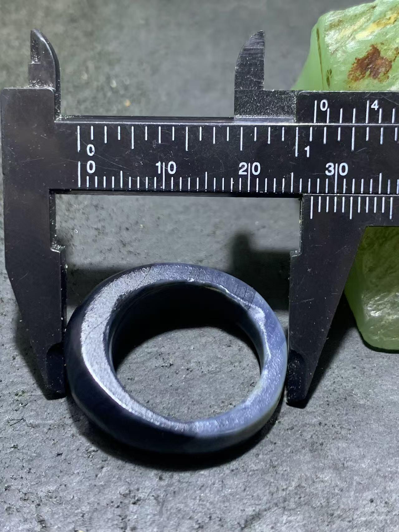 风化纹药师玛瑙通货戒指一个，，，