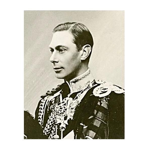 英国二战1942年 乔治六世珐琅彩镀金高浮雕精制币章吊坠 25MM