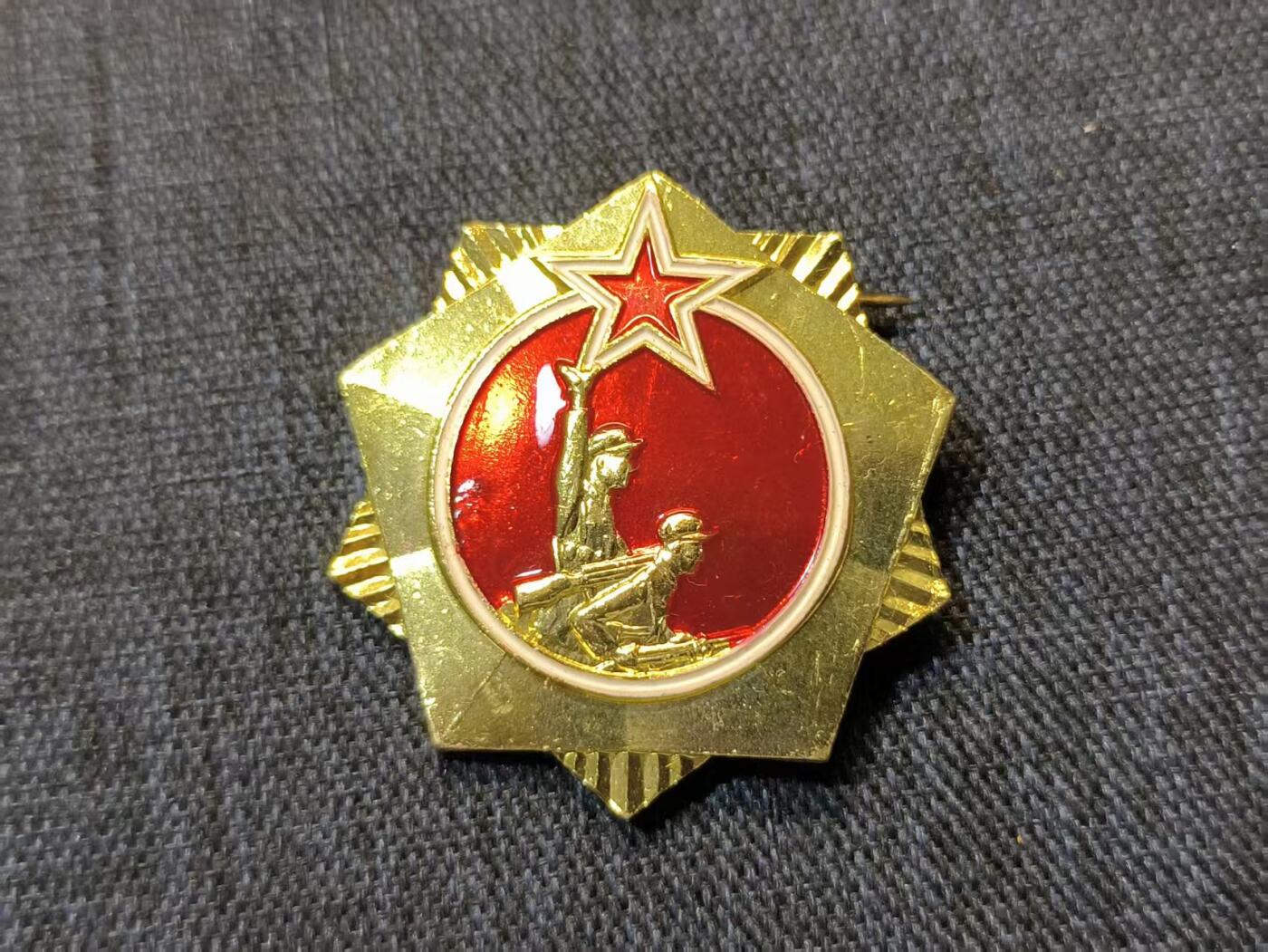 古林万国勋赏爱藏首期大拍（中高考专设场次，百样精品制服奖章书籍）-分享拍场赚佣金