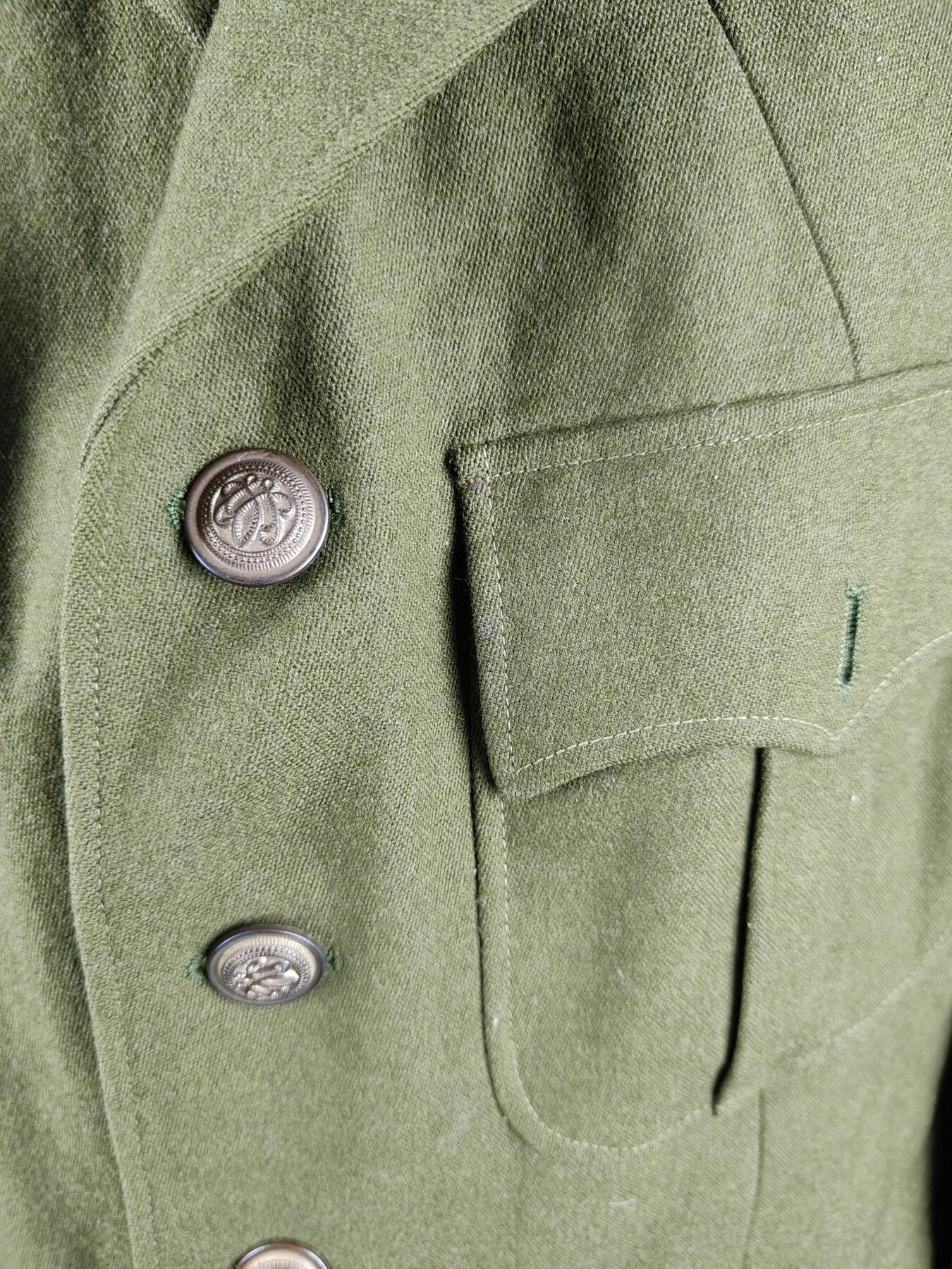 0元起拍勋章 第274期 咸鱼国勋章拍卖专场 7月6日（周日）下午6：00开始 稀少 伊拉克常服上衣 兜无扣 胸围108 肩宽50 衣长79袖长64