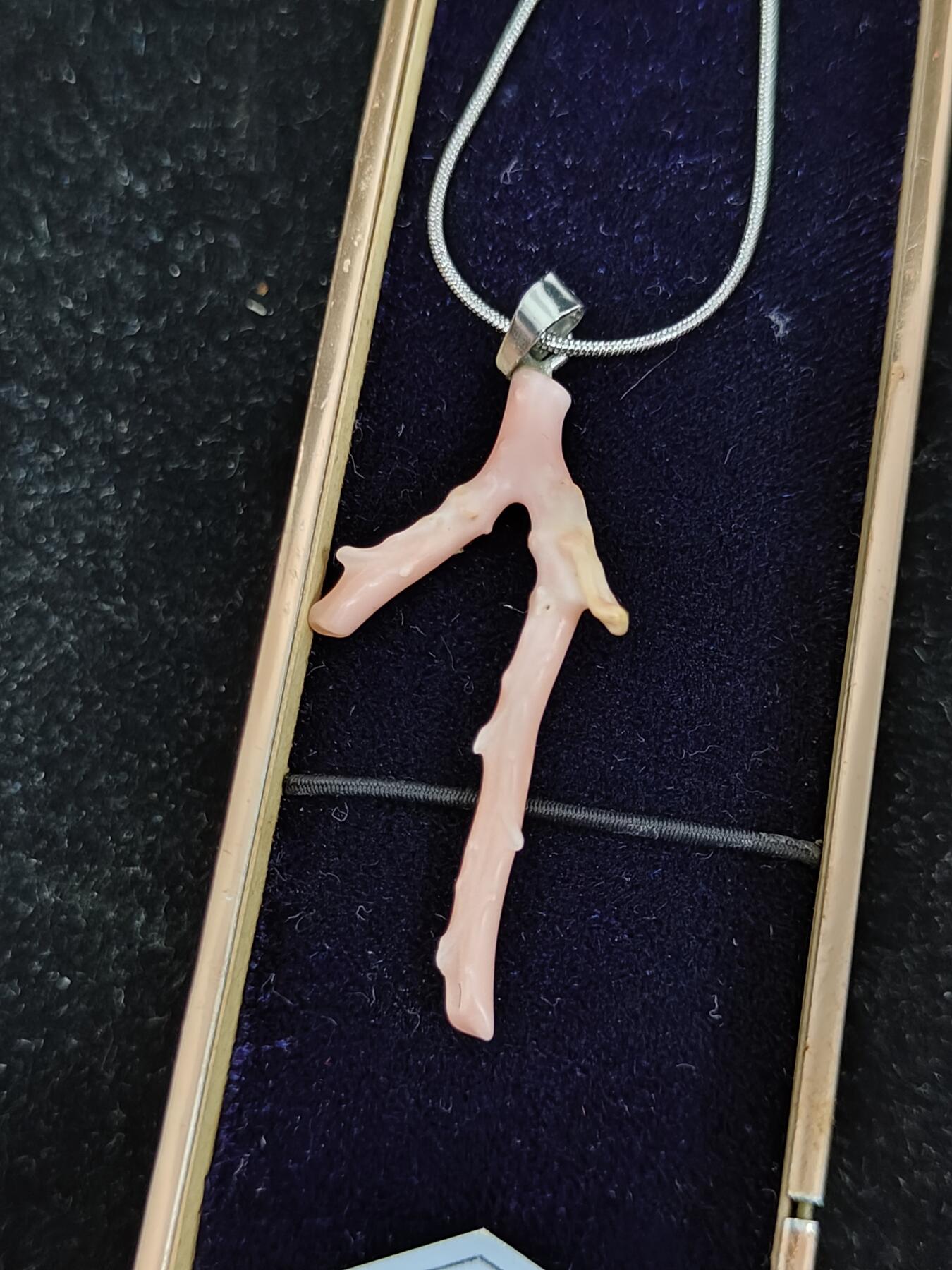 0元起拍勋章 第274期 咸鱼国勋章拍卖专场 7月6日（周日）下午6：00开始 日本中古有机宝石项链带盒